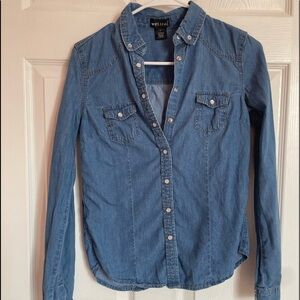 Wet seal long sleeve woman’s button down